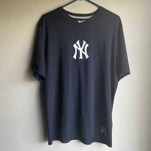 Nike New York Yankees Dri Fit Shirt